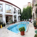 Saint John Hotel 3*