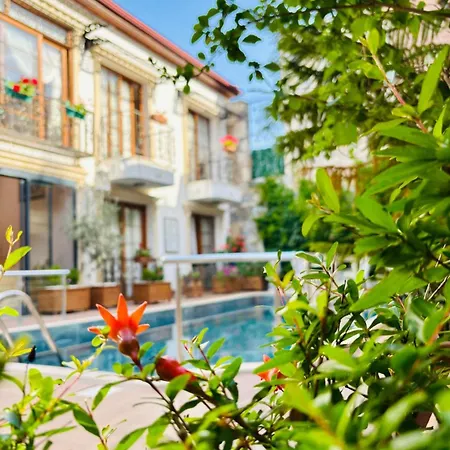 Saint John Hotell 3*