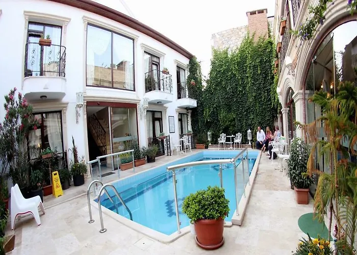 Saint John Szálloda 3*