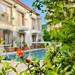 Saint John Hotel 3*