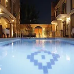 Saint John Hotel 3*
